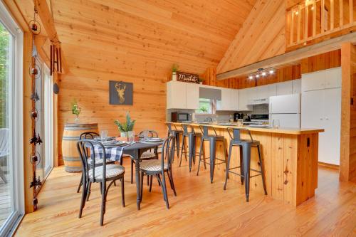 Serene Fancy Gap Cabin Retreat in Private Setting! in Fancy Gap, USA