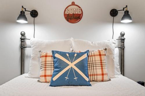 No Dog Fees - Dog Friendly 3BR 2BA with Loft and Mountain Views - Near Bryce Resort in Basye, VA in Basye, USA