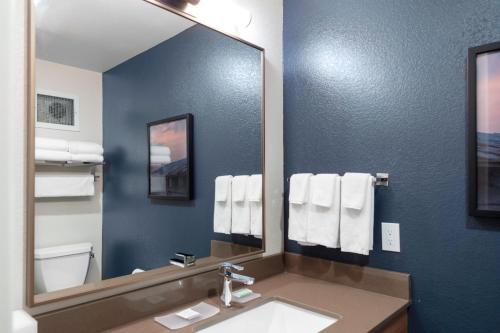 Fairfield Inn & Suites Rapid City - image 10