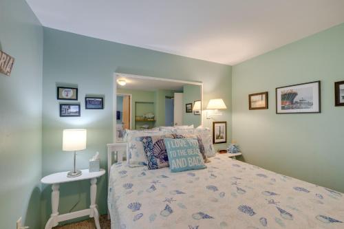 Large House with Hot Tub and Deck - Walk to Beach - image 13