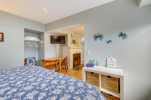 Large House with Hot Tub and Deck - Walk to Beach - image 11