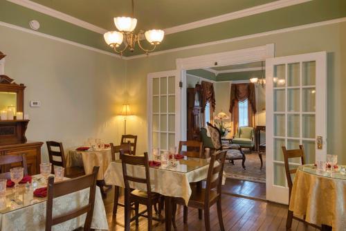 Victorian House Bed and Breakfast - 편의 시설/서비스