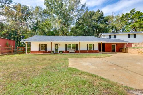 . Rural Retreat with Covered Porch Near Jackson