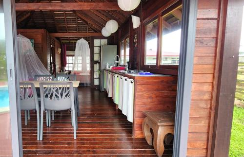 Létesítmények, Heipoe Lodge in Faaroa Öböl