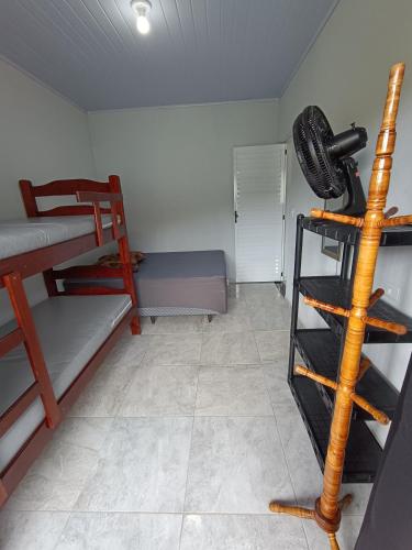 2 bedrooms, 5 beds
