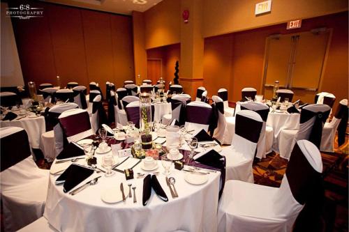 Radisson Hotel & Suites Red Deer