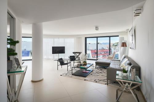 Luxurious apartment of 184 m2 with terrace - First Croisette Cannes 701