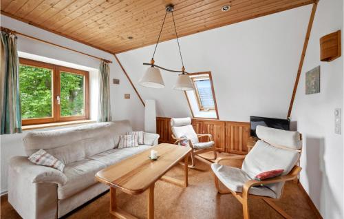 2 Bedroom Stunning Apartment In Rechlin