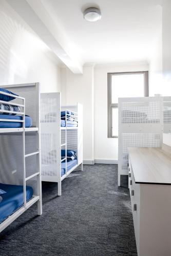 1 bunk bed