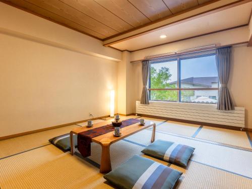 Japanese-Style Room