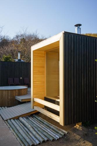 離島-宿navelの学校-三原港から船で14分