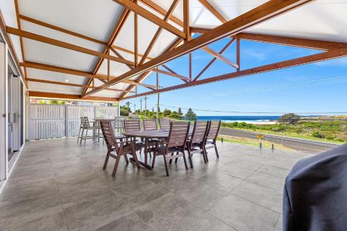 Luxury Beach House in Kianga