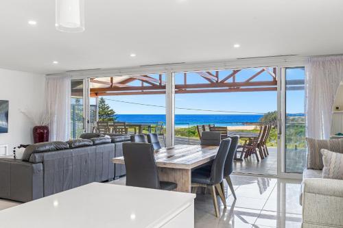Luxury Beach House in Kianga