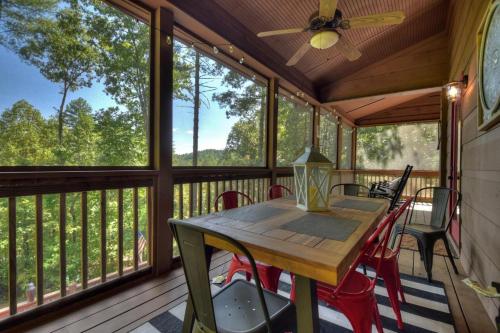 Whispering Creek in Ellijay, USA