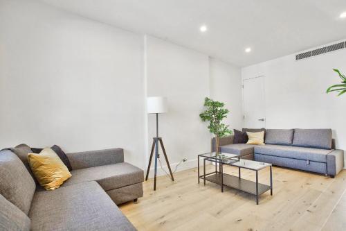 3 Bedrooms - Darling Harbour - Junction St 2 E-Bikes Included - image 9