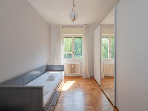Big apartment close to Bocconi / Humanitas / IEO, Milan (photo 5)