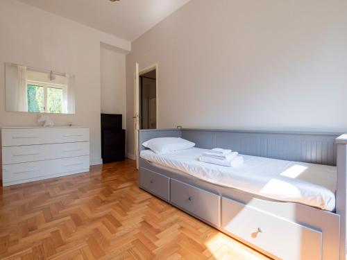 Big apartment close to Bocconi / Humanitas / IEO, Milan (photo 6)