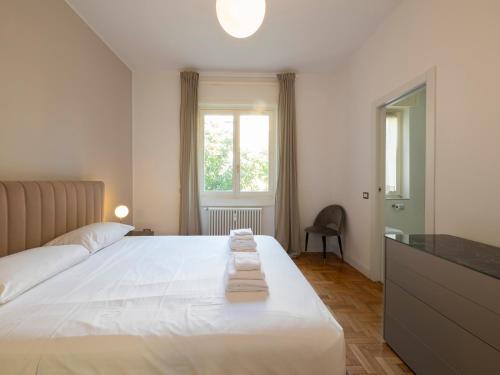 Big apartment close to Bocconi / Humanitas / IEO, Milan (photo 9)