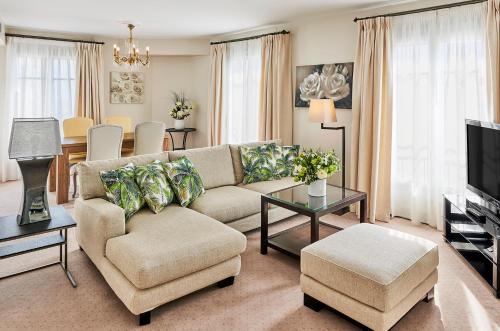 2 queen beds