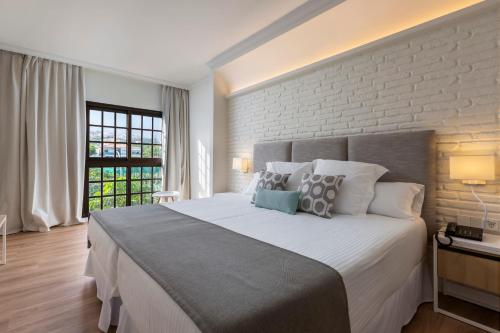 Suite (2 Adults) image 3