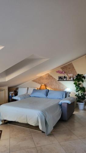  Monolocale mansardato vista mare con Divano Letto in Sassari