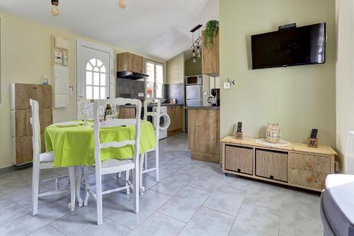 設施, La Petite Maison Du Montjard in 塞普蒙