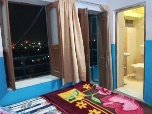 Double Room with Balcony image 9