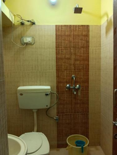 Double Room with Balcony image 4