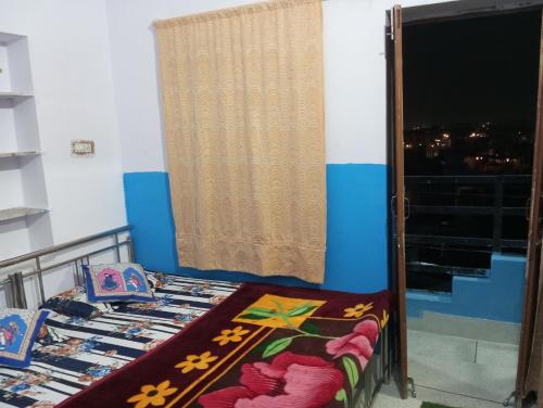 Double Room with Balcony image 5
