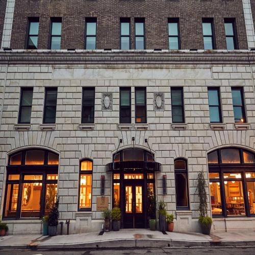 The Drayton Hotel Savannah, Curio Collection by Hilton