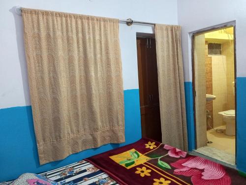 Double Room with Balcony image 2