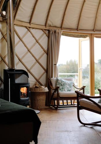 Tree Field Yurt at Moor Farm in Godshill and Wroxall