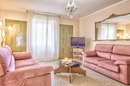 Three-Bedroom House image 10