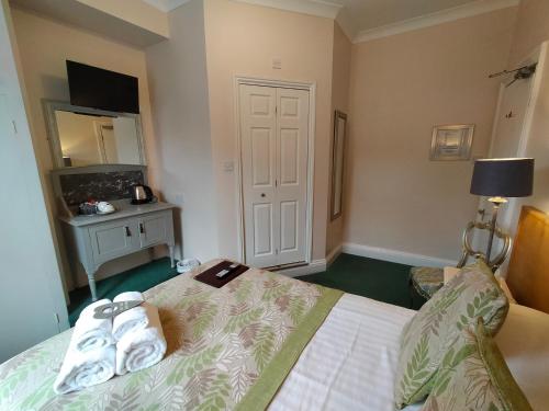 Double Room image 10
