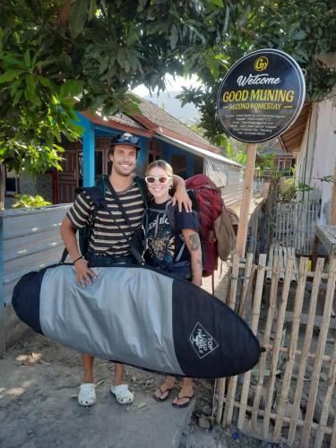 GoodMuning SurfCamp - Poto Tano