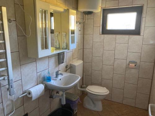 Vannas istaba, Kuća prirode Kotač - Apartman Galerija (Kuca prirode Kotac - Apartman Galerija) in Lokve