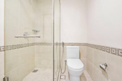 StoneTree - Stylish 2BR in Fairmont with BEACH ACCESS - image 8