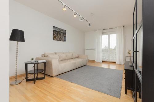 Spacious Apartment Zawiszy Wola by Noclegi Renters, Warschau