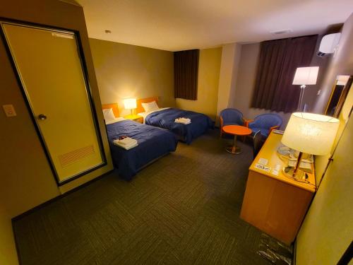 room detail thumbnail 2