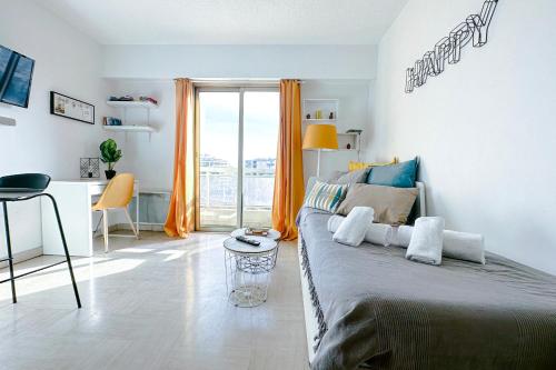 GUIGNON - Apart sunny comfort close to the Port & Station in Laval