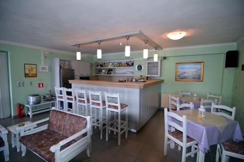 Bar/lounge, Stella Hotel Apartments in Erisos