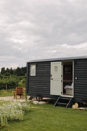 Barley Shepherd Hut - Snettisham Meadows