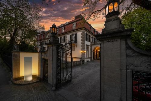 Schlosshotel Berlin by Patrick Hellmann