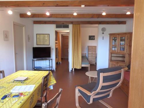 CBU Le Sauze - Apartment - Enchastrayes