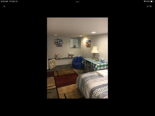 Gateway en-suite bedroom only one bed next jhu in Charles Village