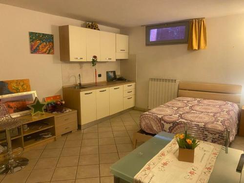  Stanza grande con letto alla francese 15 min dal centro in 50014 Trespiano