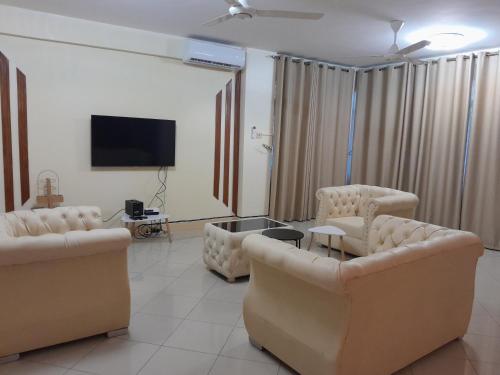 entire family house in Oysterbay, Dar es Salaam