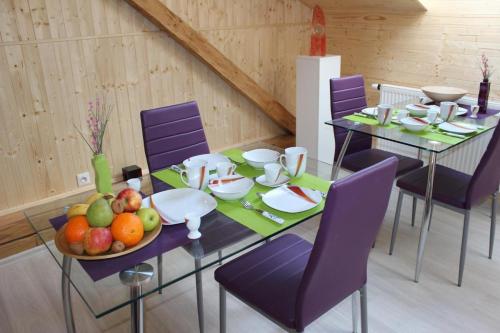 บริการและสิ่งอำนวยความสะดวก, Studio Glass Vysocina in สเกิร์ดโลวิเซ