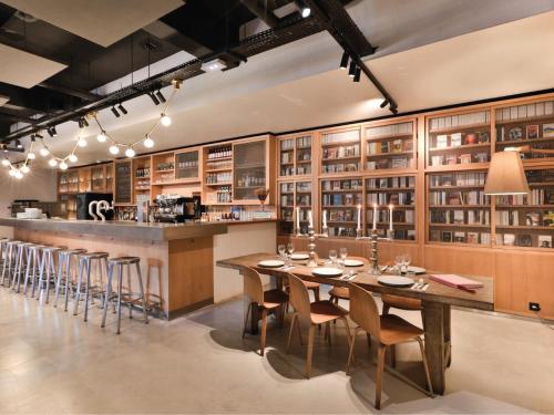 Restaurang, MOB HOTEL Paris Les Puces in Saint-Ouen