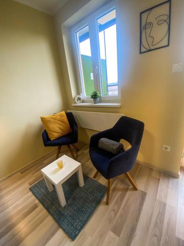 Fresh smartly designed Studio Flat & sunny balcony - Tap to explore photos